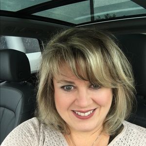 Meet your Posher, Lisa